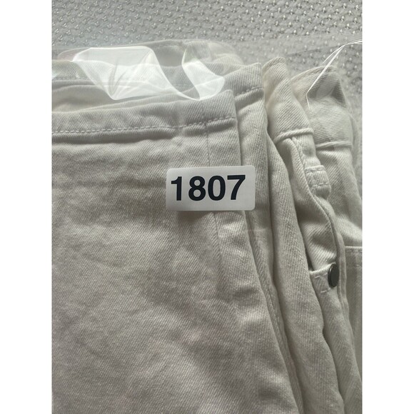 Torrid Jean Shorts White Denim Stretch High Rise Bermuda plus size 26 NEW - Picture 13 of 13